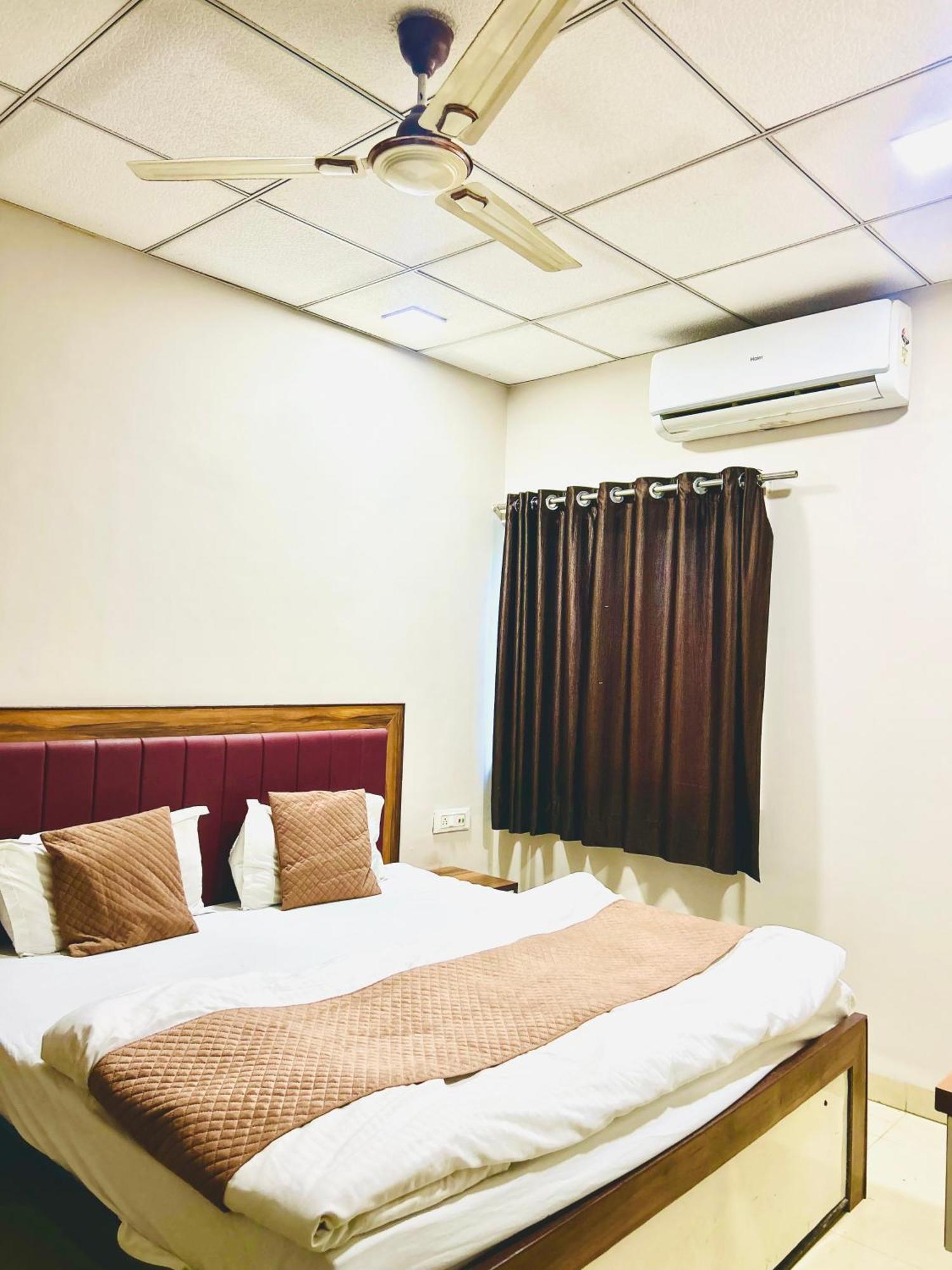 Jagtara Residency Hotel Indore Exterior photo