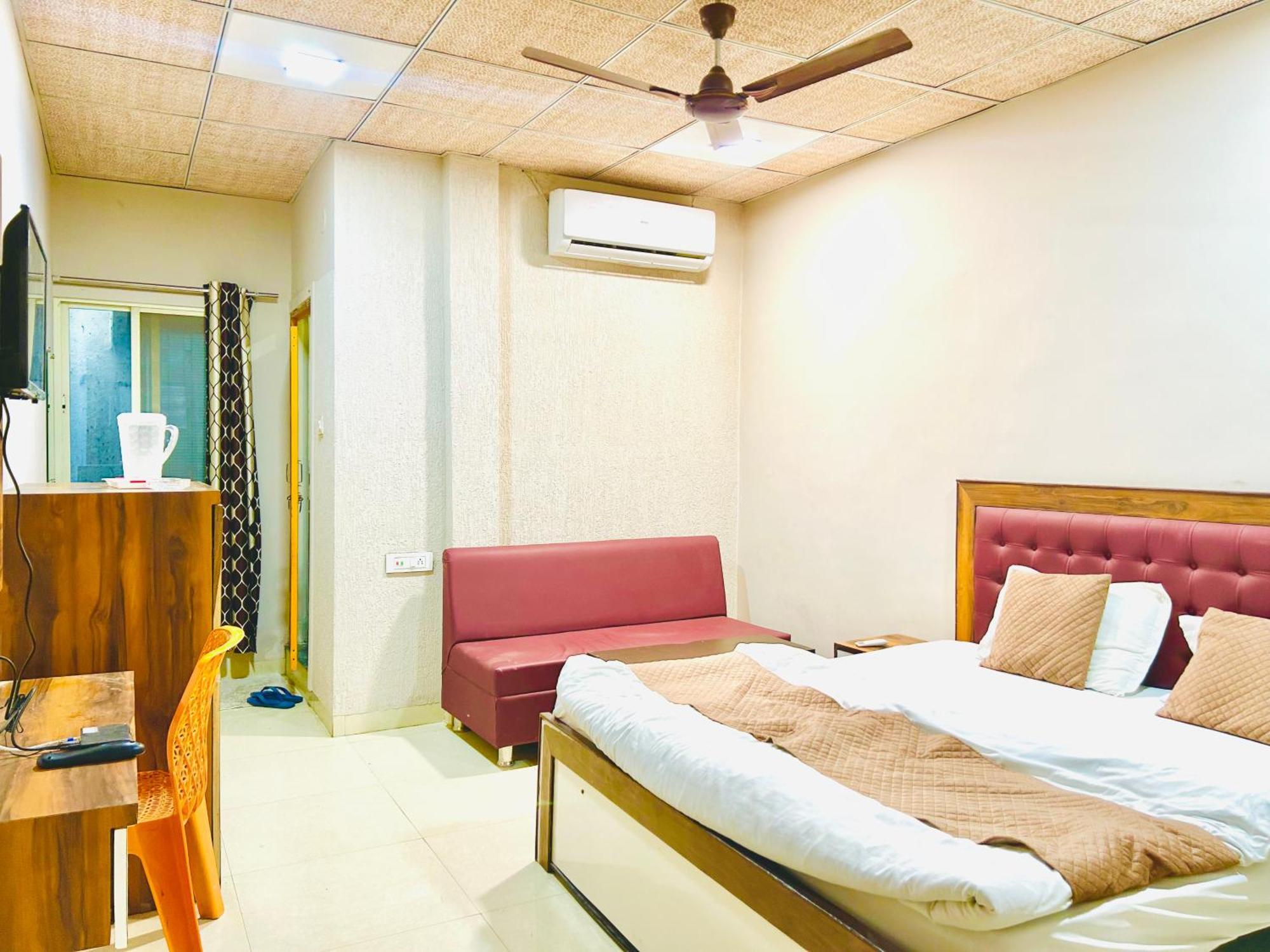 Jagtara Residency Hotel Indore Exterior photo