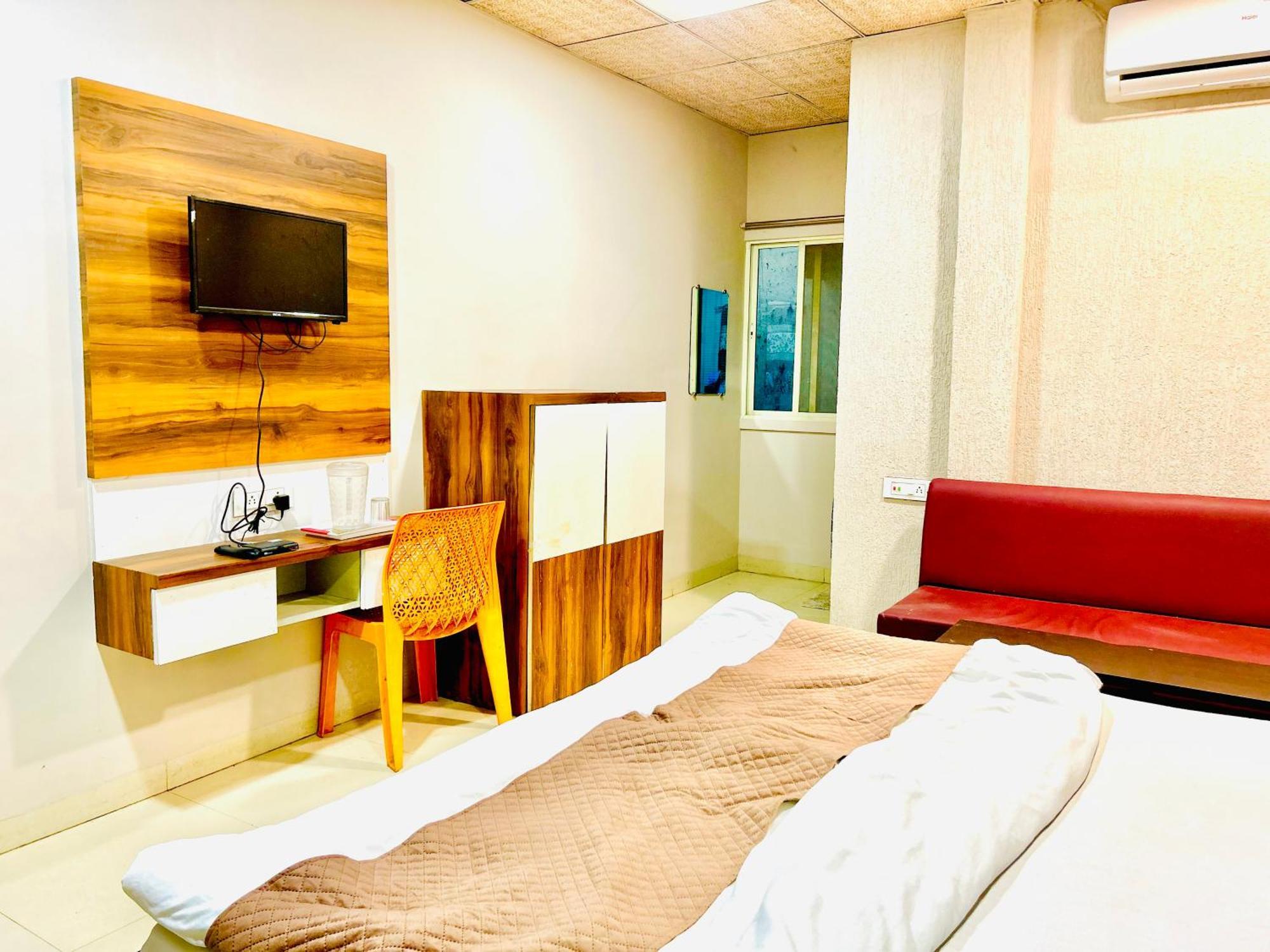 Jagtara Residency Hotel Indore Exterior photo